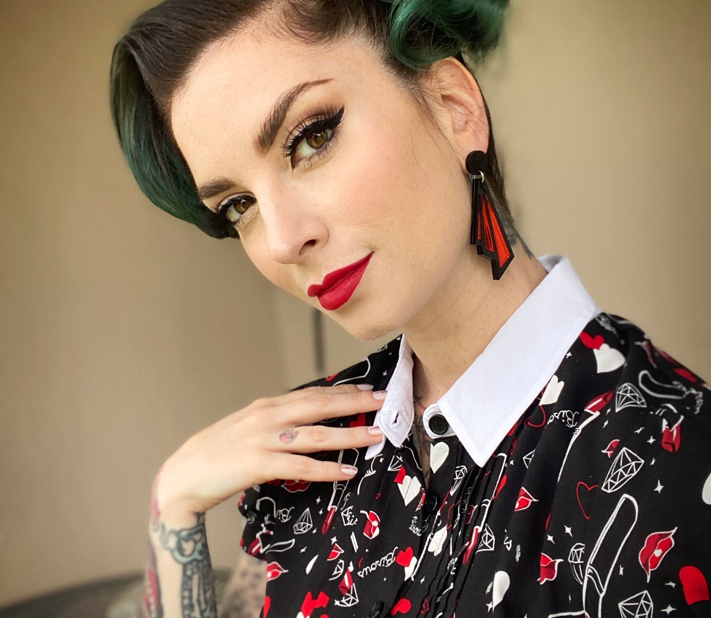 Ep251: How Transforming Women Into Beautiful Vintage Pinups Paved The Way For Cherokee “Cherry Dollface” Jackson