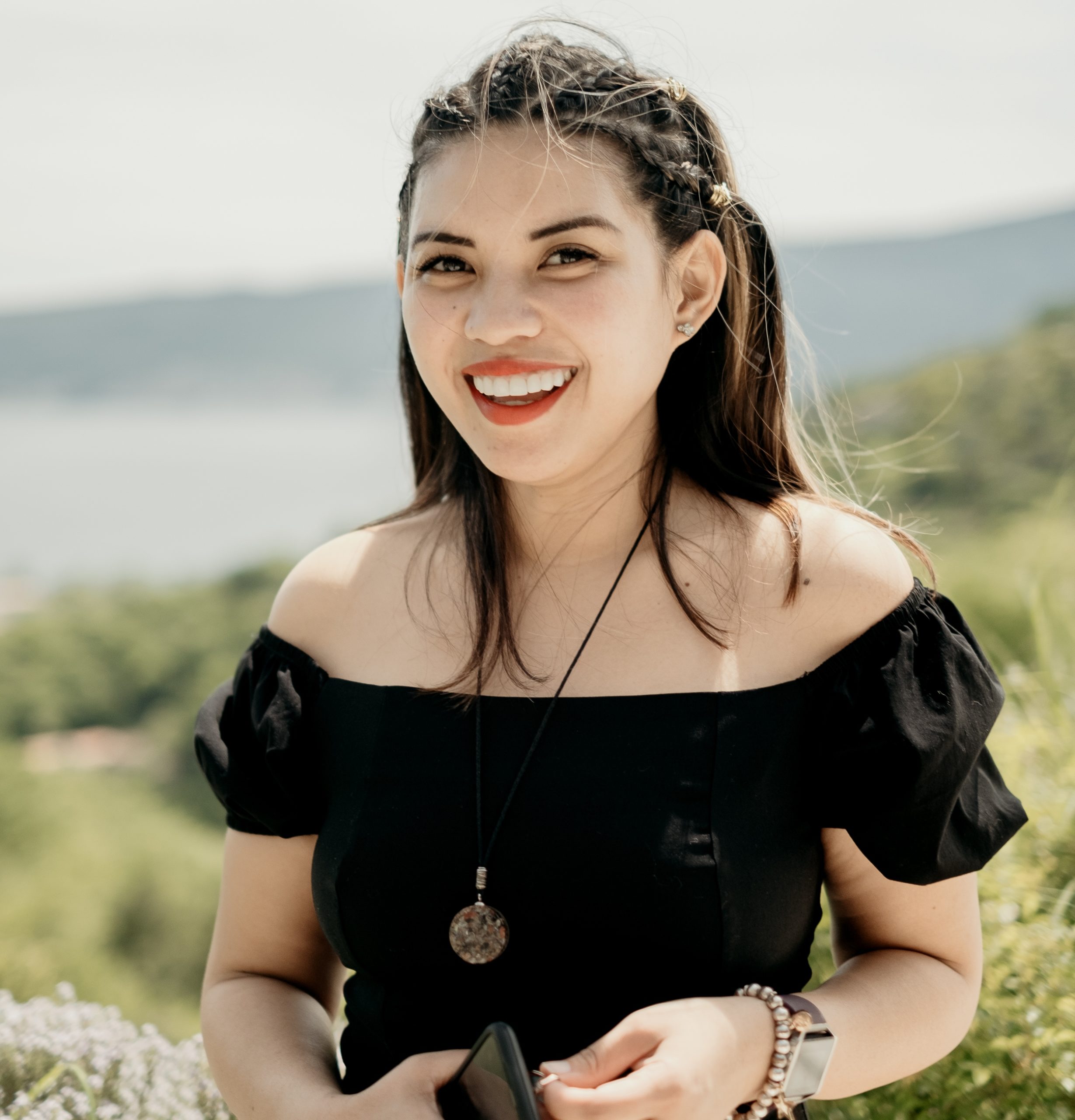 Ep291: The Way of the Wanderer with Virtual Nomad Kach Medina of 2 Monkeys Travel