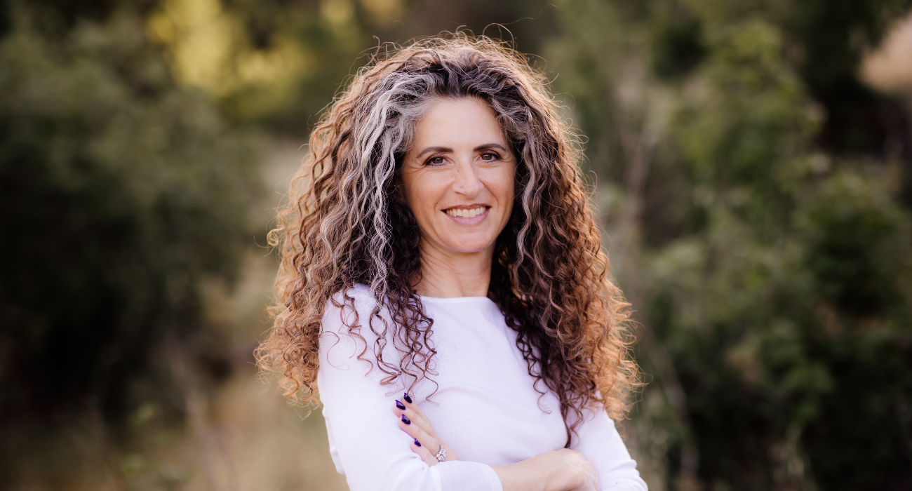 Ep473: The Truth About Hormones, Weight Loss & Midlife Health with Dani Conway