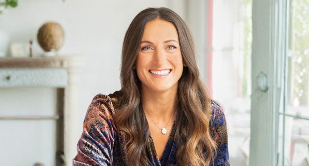 Ep477: Beyond Betrayal: How Psychotherapist Lauren LaRusso is Changing the Conversation around Infidelity