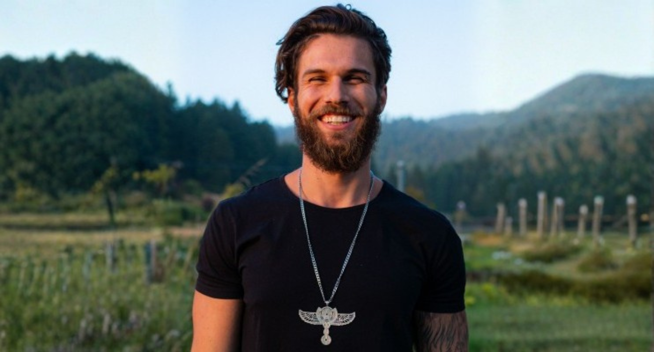 Ep484: What If AI Could Help You Understand Yourself? With Technologist & Futurist Lyle Maxson